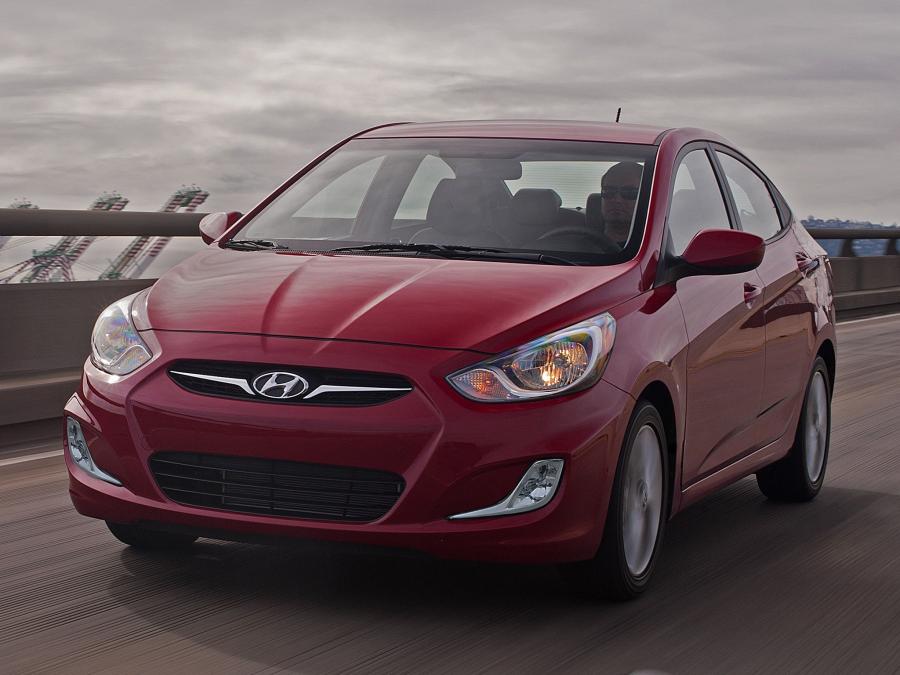  Hyundai Accent Sedan 2011 года  (фото 5 из 20)